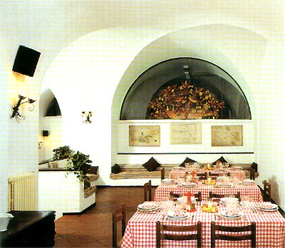 Tenuta di Colonna - Interno dell'Osteria della Colonna